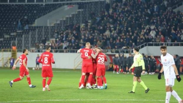 1. Lig'de 4 gollü maçın kazananı Çorum FK!