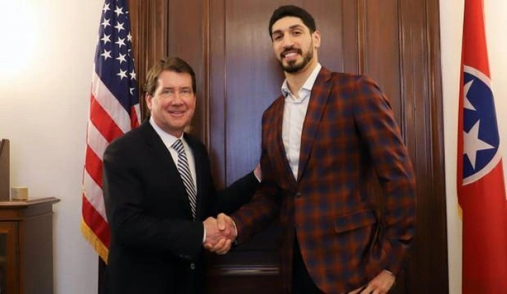 ABD'li Senatör'den FETÖ'cü Enes Kanter'e: O'na eşlik edelim