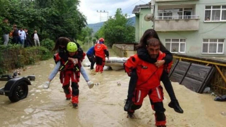 AFAD Başkanı Sezer'den sel bölgeleriyle ilgili ayrıntılı açıklama