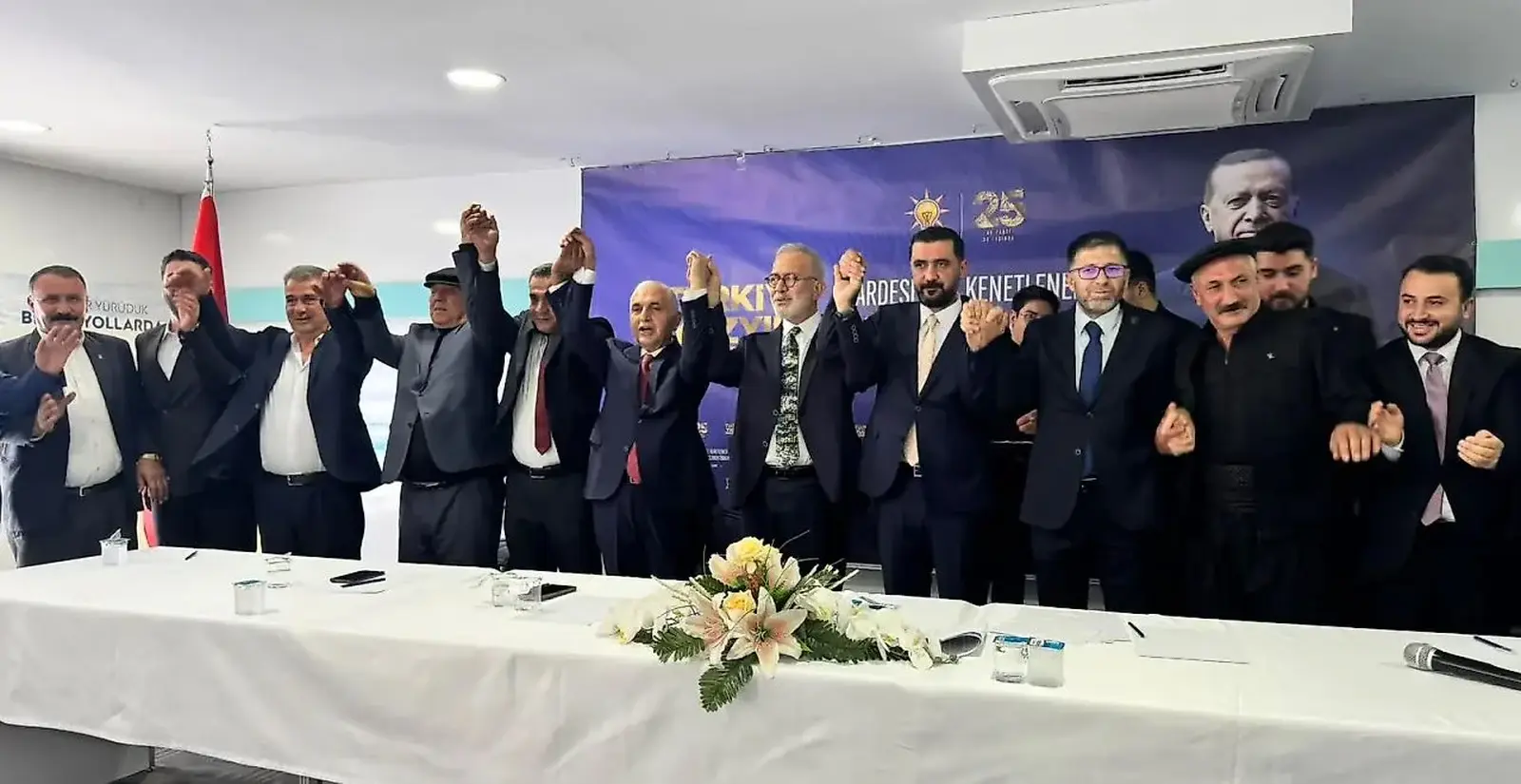 Çelik Ailesi DEVA Partisi’nden AK Parti’ye Geçti
