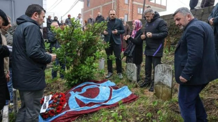 Ahmet Ağaoğlu, vefat eden taraftarların mezarlarını ziyaret etti