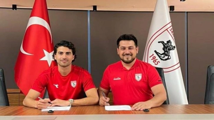 Ahmet Sagat'tan Samsunspor'a 3 yıllık imza