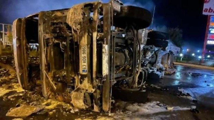 Aksaray’da devrilen TIR alev aldı, şoförü yaralandı