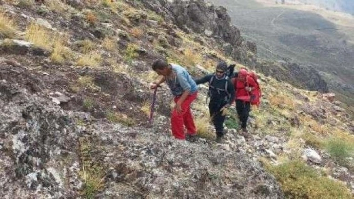 Aladağlar’da kaybolan dağcı, 10 saatte kurtarıldı