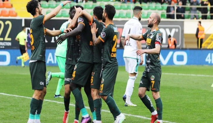 Alanyaspor, Konyaspor'u dağıttı!