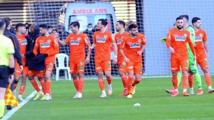 Alanyaspor'da 7 isim yolcu!