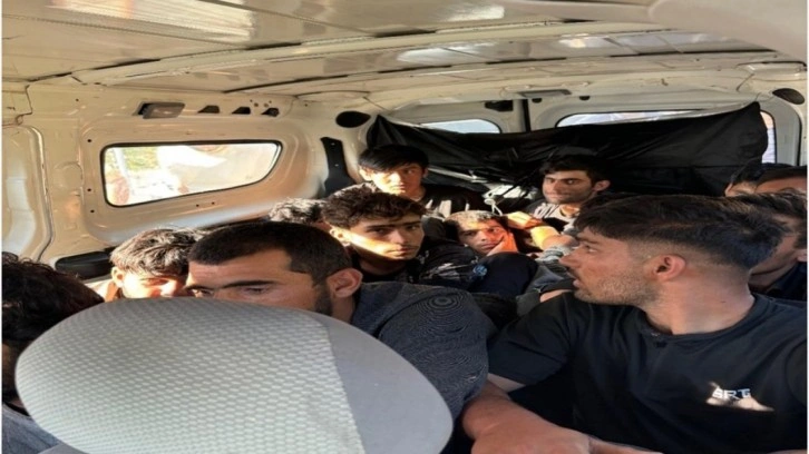 Amasya'da 15 kaçak göçmen yakalandı; 3 tutuklama