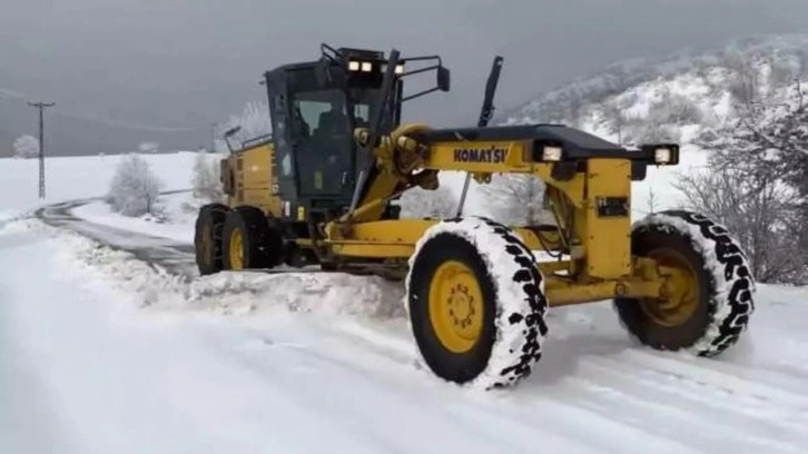 Amasya'da 90 köy yolu, kardan kapalı