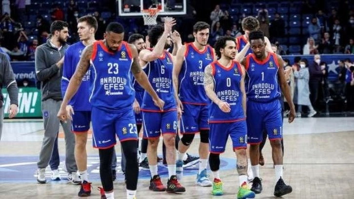 Anadolu Efes, Milano deplasmanında