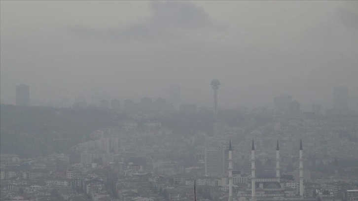 Ankara'da hava kirliliği gün içinde "orta seviyede" ölçüldü