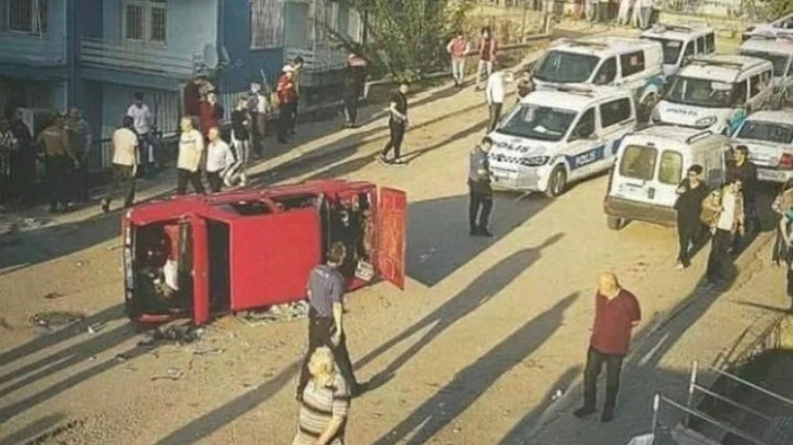 Ankara’da otomobil sürücüsü ile kavga eden mahalleli otomobili devirdi