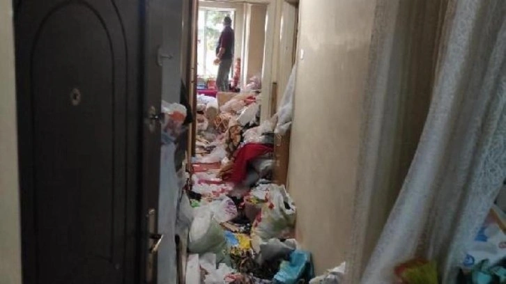 Anne ile oğlunun yaşadığı evden 45 ton çöp çıktı
