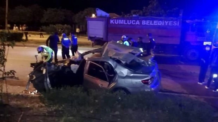 Antalya'da su tankerine çarpan otomobildeki kişi hayatını kaybetti