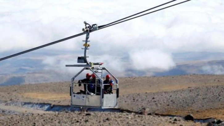 Antalya'da teleferik kabininden düşen teknisyen hayatını kaybetti