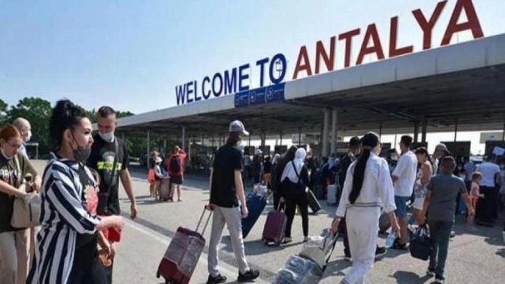 Antalya'ya gelen turist sayısı 1 milyonu geçti