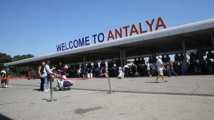 Antalya'ya gelen turist sayısı 15 milyonu geçti