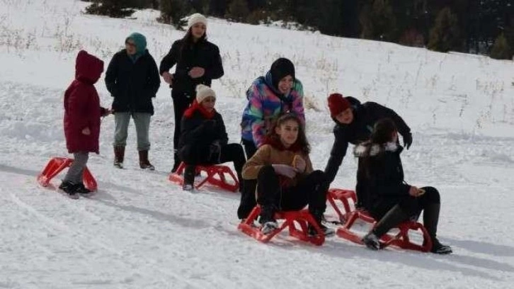 Ardahan ve Ağrı'nın bazı ilçelerinde eğitime kar engeli