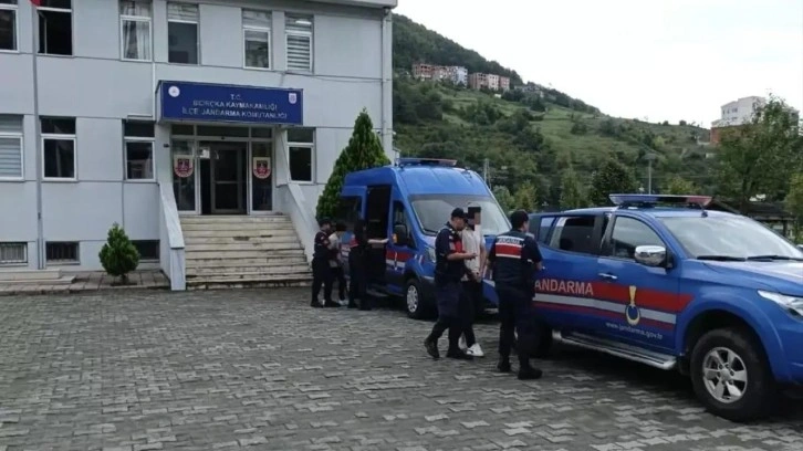 Artvin'de uyuşturucu operasyonunda 15 kilo 500 gram esrar ele geçirildi