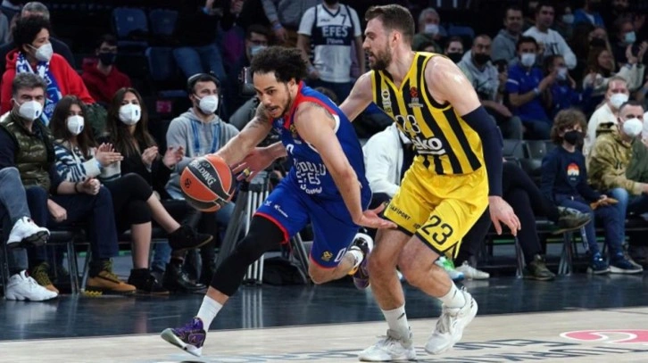 Avrupa'da Türk derbisi nefes kesti! Anadolu Efes, Fenerbahçe'ye geçit vermedi