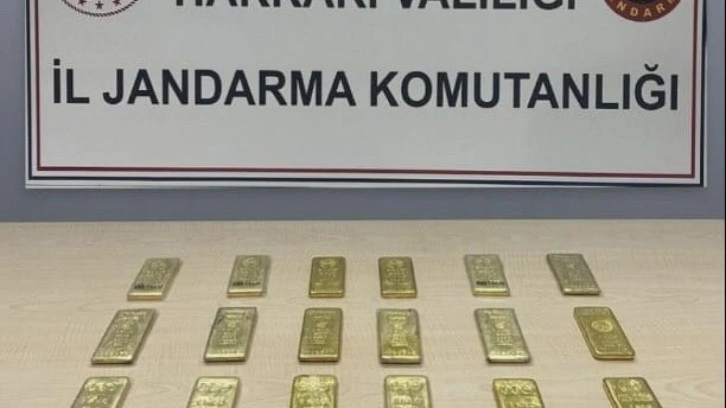 Ayakkabılarının içerisinde 54 milyon lira değerinde altın bulundu