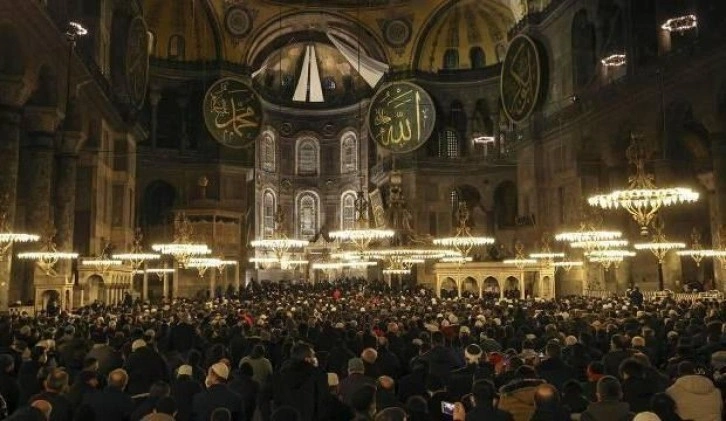 Ayasofya'da 88 yıl sonra ilk kez teravih namazı kılınacak