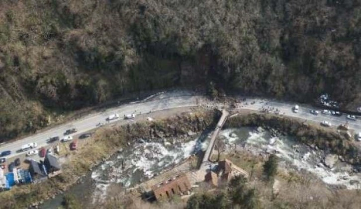 Ayder yolu heyelan nedeniyle kapandı