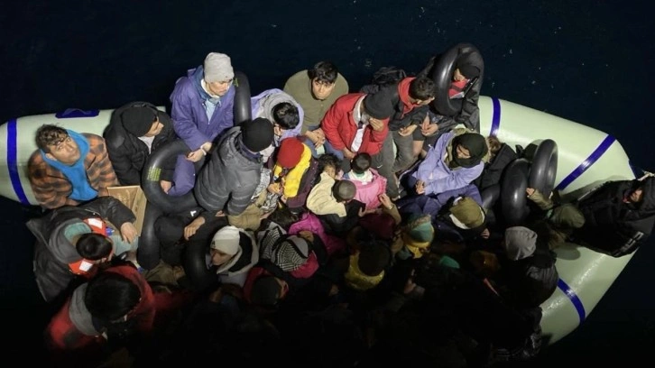 Ayvacık açıklarında 79 kaçak göçmen kurtarıldı