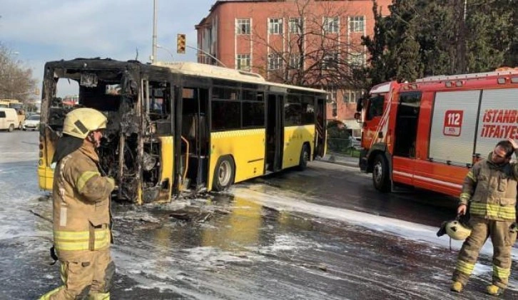 Bağcılar’da İETT aracı alev alev yandı