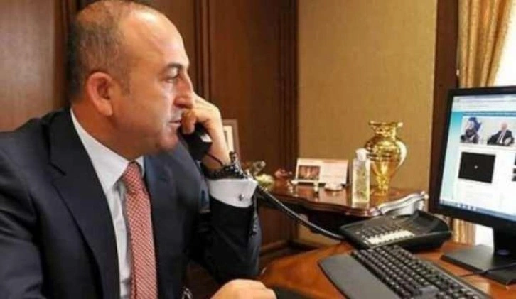 Bakan Çavuşoğlu, Ukrayna'dan Polonya'ya geçen vatandaşlarla görüştü