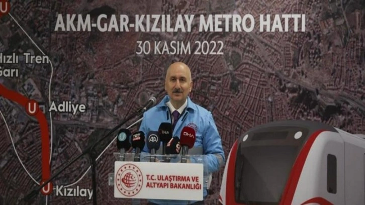 Bakan Karaismailoğlu, AKM-Gar-Kızılay Metro Hattı'nı test etti