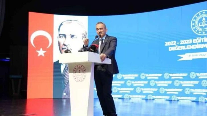 Bakan Özer: Kimin haddine öğretmenin yeterliliğini ölçmek