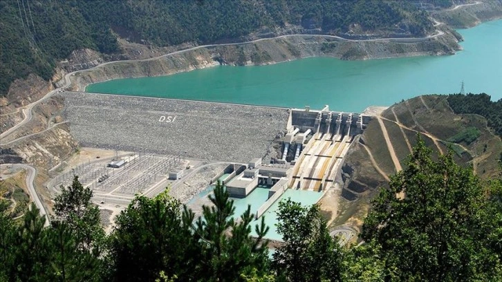 Bakan Yumaklı: Çoruh Nehri'ne kurulu 4 barajdan 42,1 milyar kilovatsaat enerji üretildi