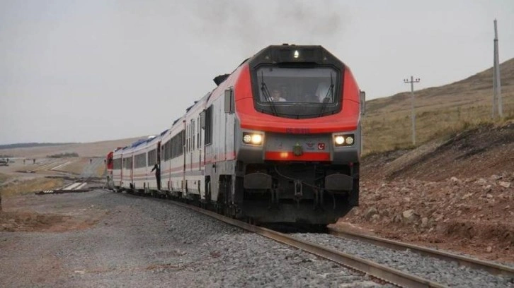 Bakü-Tiflis-Kars Demiryolu'nda yük taşımacılığı yeniden başladı