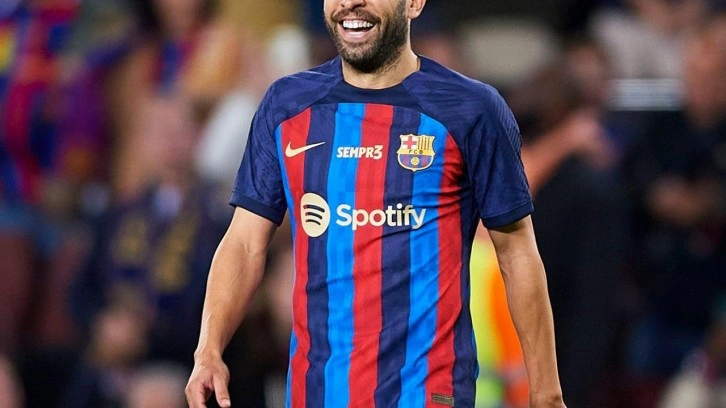 Barcelona Jordi Alba'nın takımdan ayrılacağını açıkladı