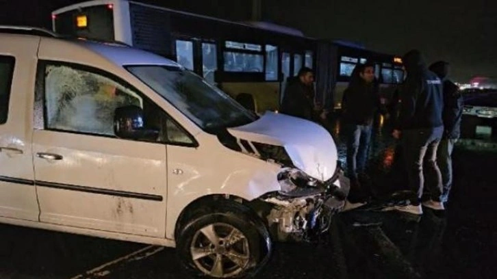 Başakşehir'de zincirleme kaza: 1'i ağır 3 yaralı