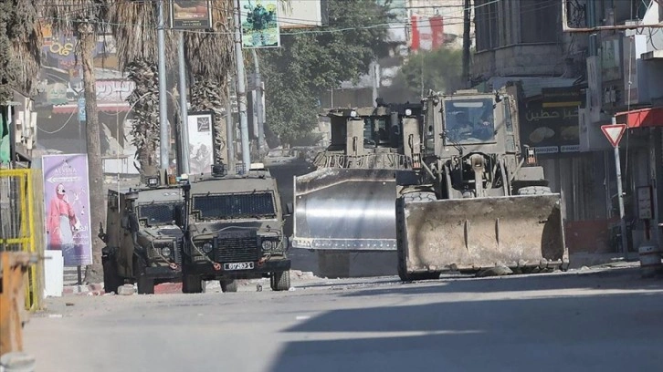 Batı Şeria’da baskınlar sürüyor...Filistinli kadın tutuklandı!