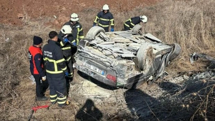 Batman'da otomobil şarampole devrildi: 3 yaralı