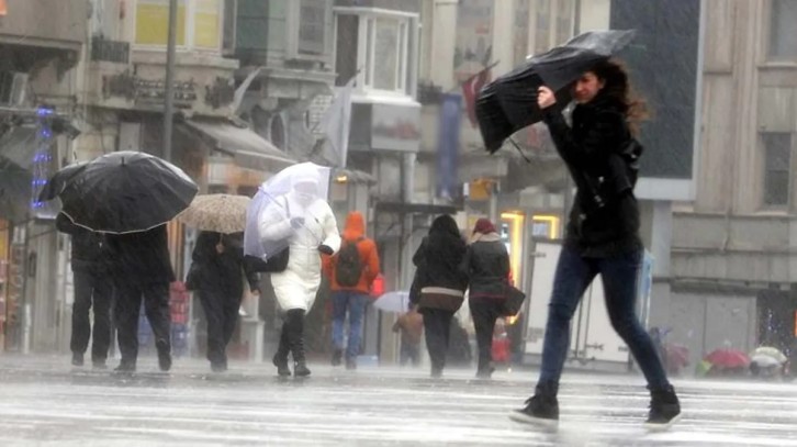 Bayram planı yapanlar dikkat! Sağanak yağış geliyor, 10 ile sarı kodlu uyarı