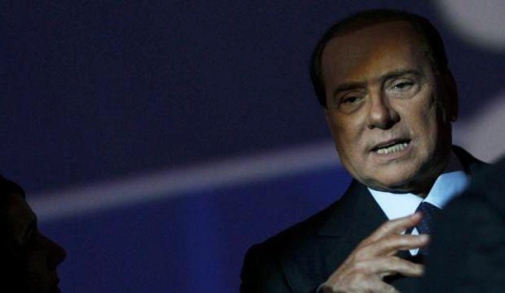 Berlusconi, cumhurbaşkanlığı adaylığını geri çekti