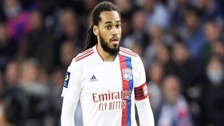 Beşiktaş Denayer'i bitiriyor! Menajeri tesislere geldi