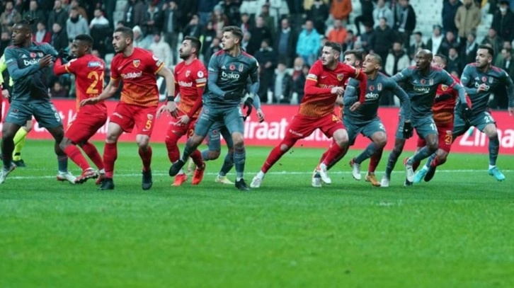 Beşiktaş, Kayserispor'a yenilerek Türkiye Kupası'na çeyrek final turunda veda etti