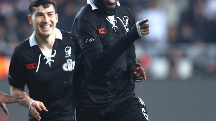 Beşiktaş'ta sürpriz ayrılık! Transfer resmen açıklandı