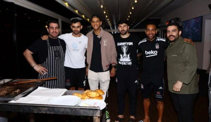 Beşiktaş’a akşam yemeğinde döner ziyafeti