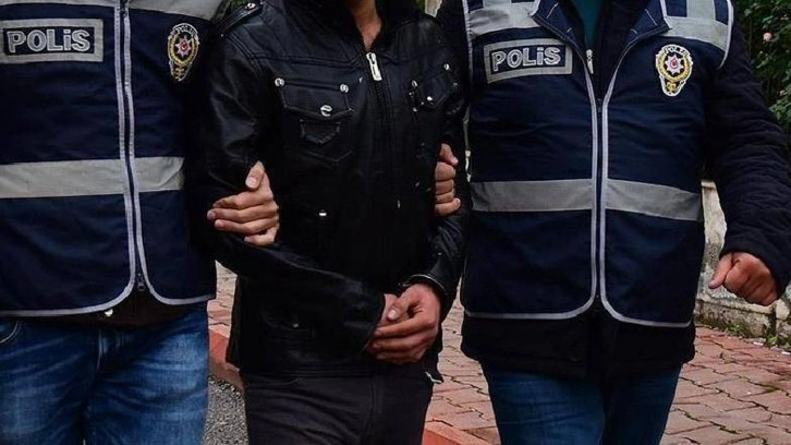 Bir polis ile iki avukat uyuşturucudan tutuklandı. Uyuşturucu ile baharat takası