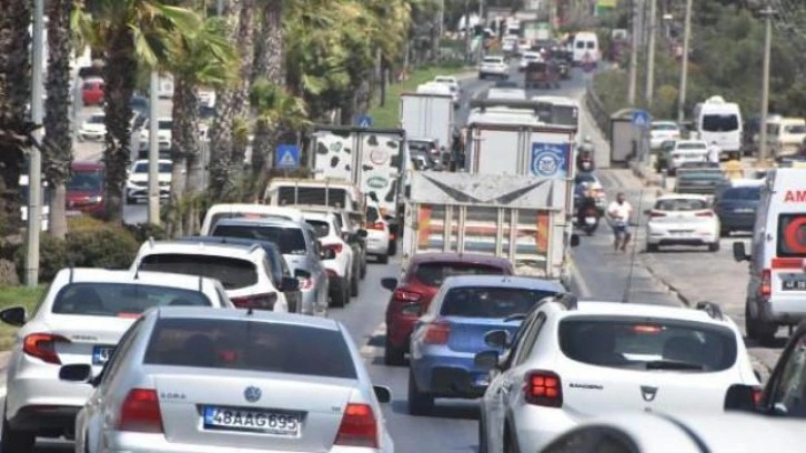 Bodrum'da bayram öncesi trafik durma noktasında