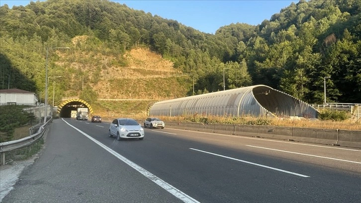 Bolu Dağı geçişinin İstanbul istikameti yarından itibaren trafiğe kapatılacak