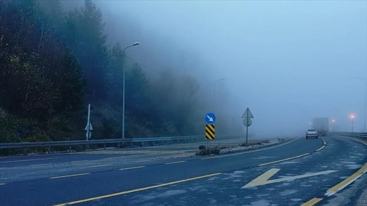 Bolu Dağı'nda sis etkili oldu