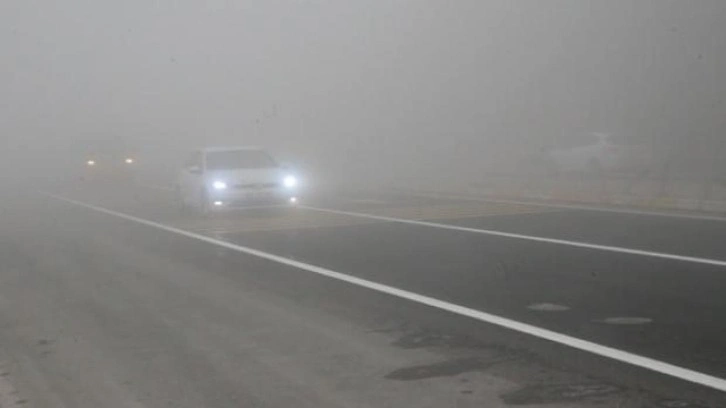 Bolu Dağı'nda yoğun sis sürücülere zor anlar yaşatıyor