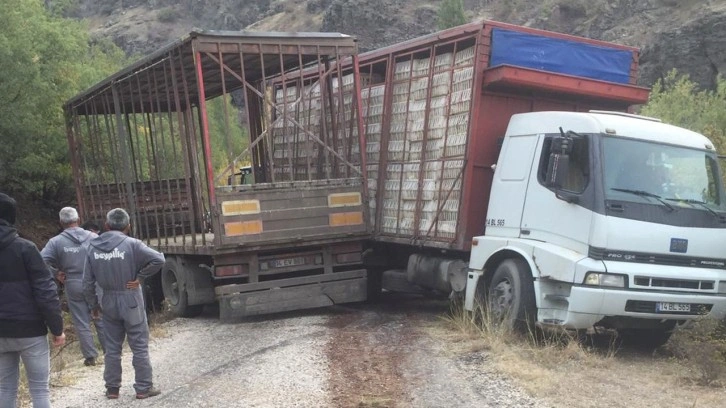 Bolu'da akıllara durgunluk veren ölüm! Rampada kayan kamyondan atladı...