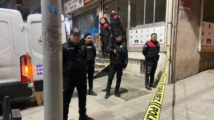 Boş sandığı tabancayla oynadı. İstanbul'da bir çocuk kahvehanede arkadaşını vurdu